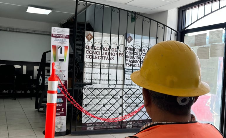 empleado en el centro de conciliación laboral de puebla