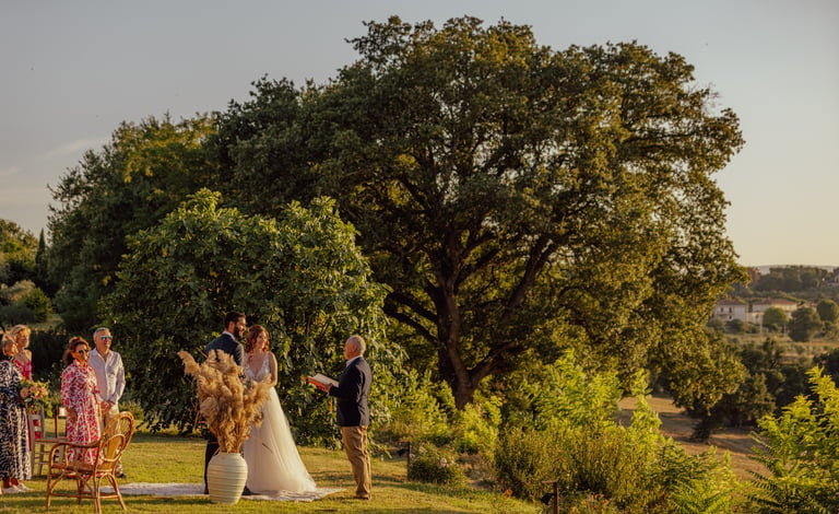 Mariage célébré au Domaine Cesarini, destination wedding en Ombrie