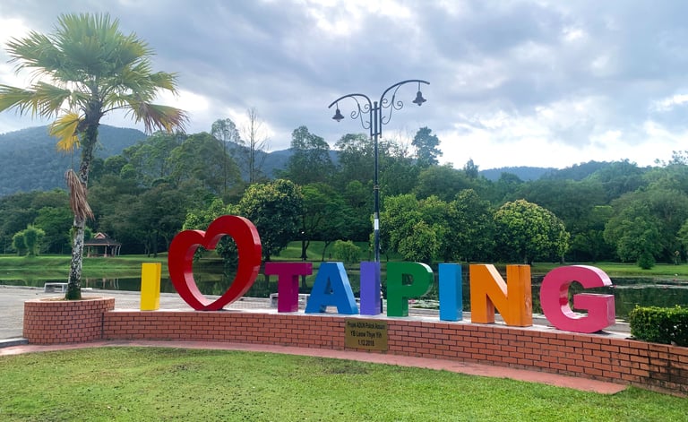 i love taiping sign at the Taiping Lake Garden