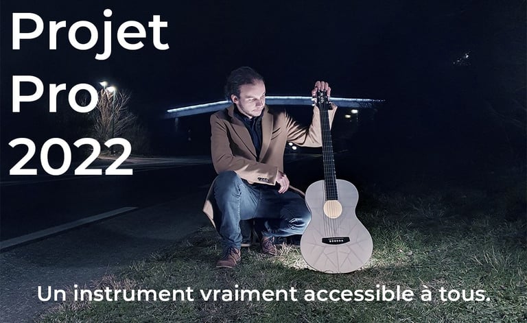 Musician with acoustic guitar outdoors at night for Projet Pro 2022 campaign.
