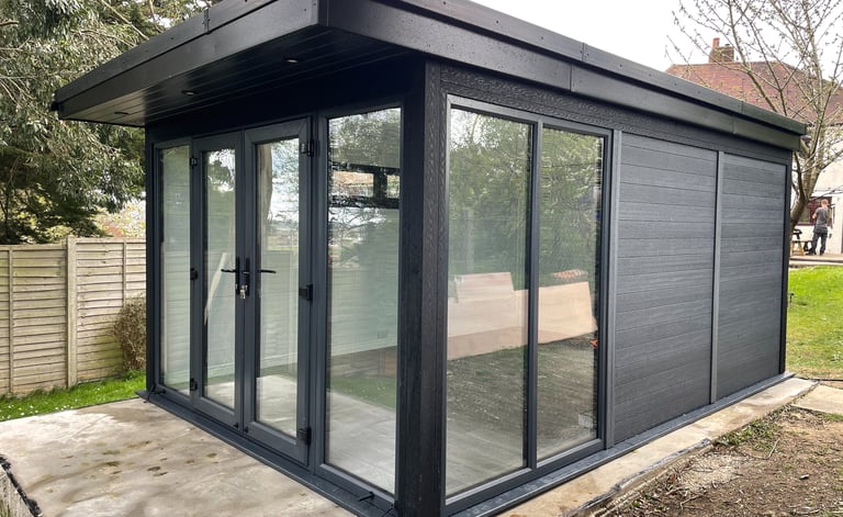 Ascot-garden-room-with-additional-windows