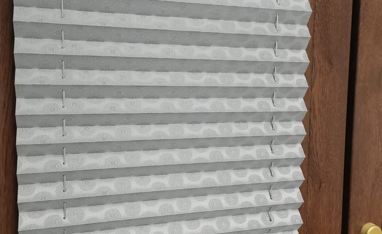 Jaluzele plisate aplicate cu montaj pe console - Producatoe Asiroll BUCURESTI - AUTOROM jaluzele