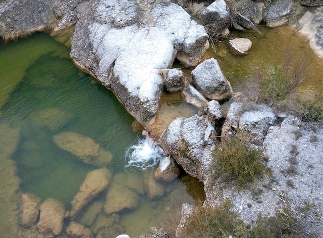 Bassines d'eau en hiver