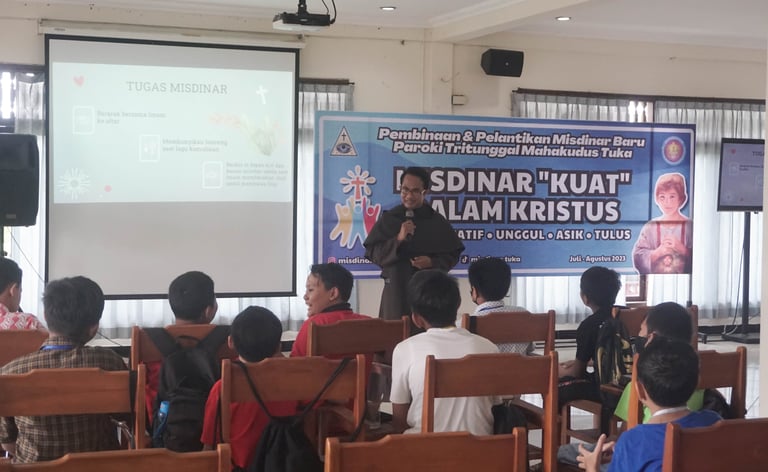 Pembinaan Misdinar Paroki Tuka