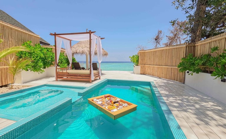 5⭐️ Malahini Kuda Bandos Resort