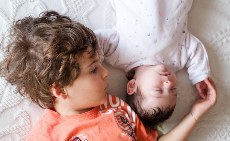 portrait frère et soeur en beaujolais