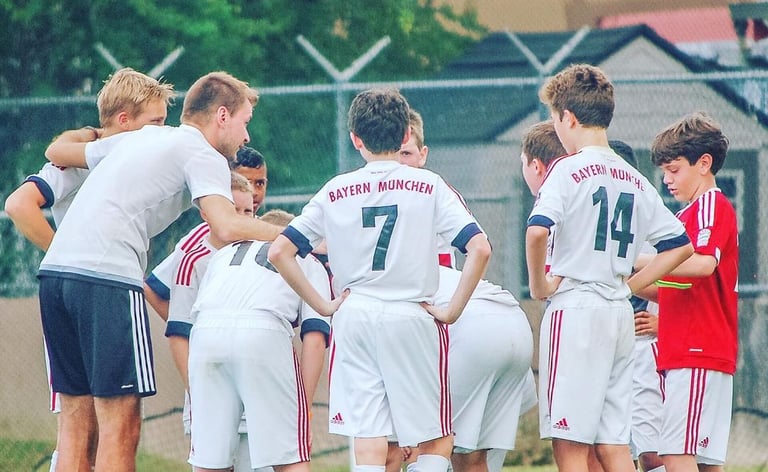 Bogdan Botezatu & echipa GPS Bayern U12