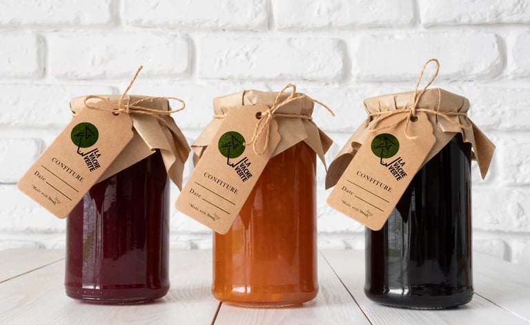 Logo projet la vache verte sur pots de confiture 