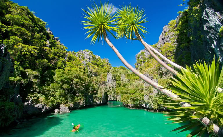 Snorkeling and kayak adventure Big lagoon and small lagoon El Nido, Palawan