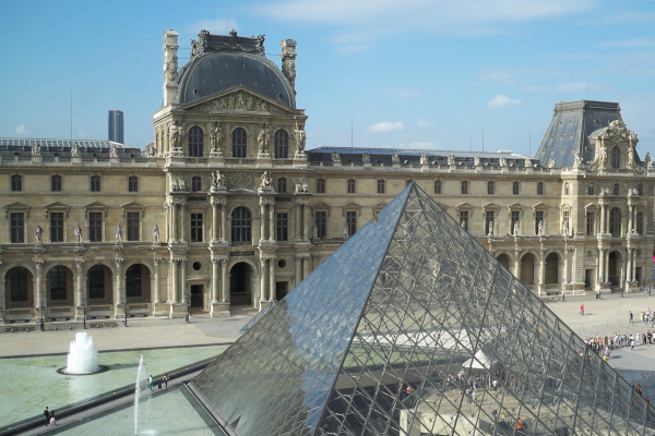 La Pyramide du Louvre, une visite guidée au Louvre