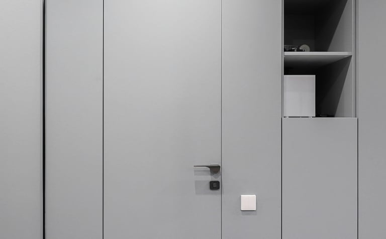 Drzwi ukryte. Drzwi bezprzylgowe. Nowoczesne drzwi. Drzwi wewnętrzne. Drzwi pokojowe.