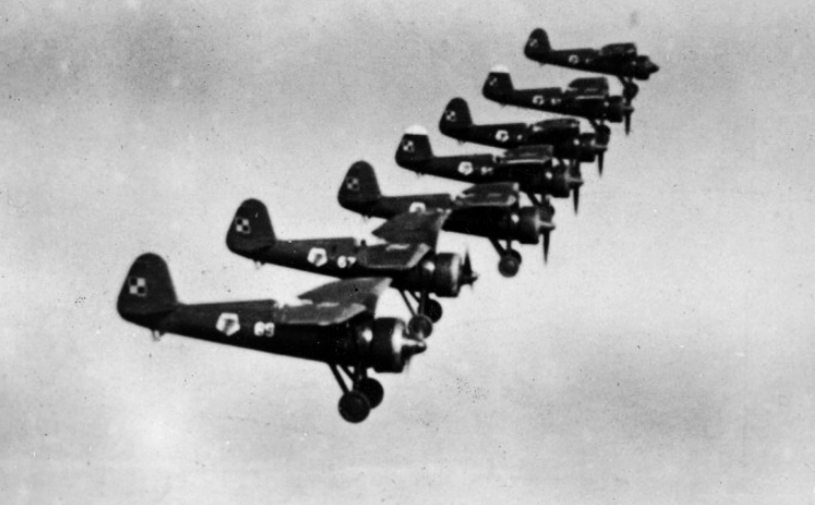 7 P11 Polish planes flying in formation, about 1936, Warsaw