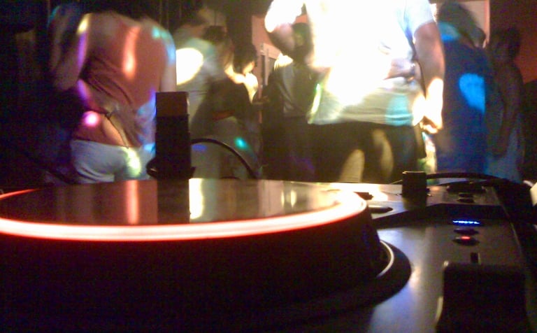 Platine DJ PIONEER en soirée privée