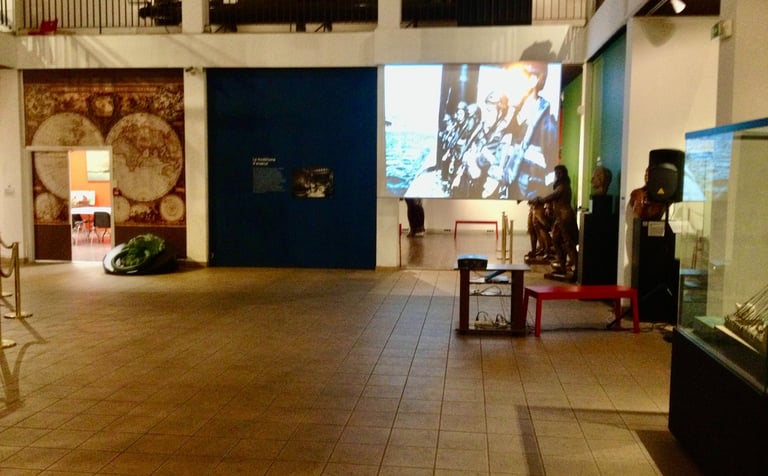Sonorisation et éclairage pour un évènement privé en intérieur, dans un musée