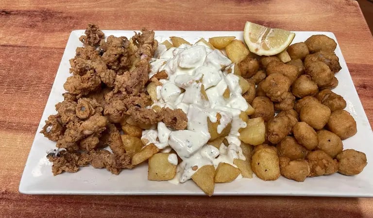 combo de chopitos, ali-oli y cazón