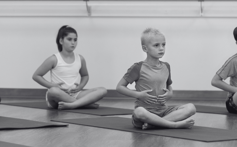 Йога за деца с Иво