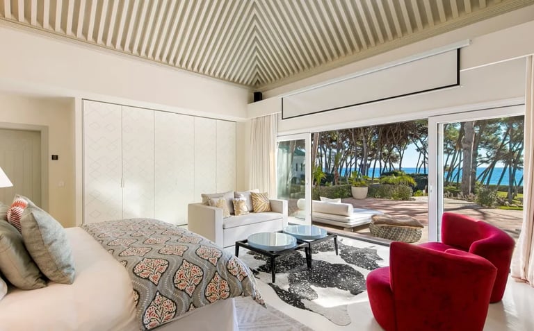 Chic suite at Villa El Rincon with sea views