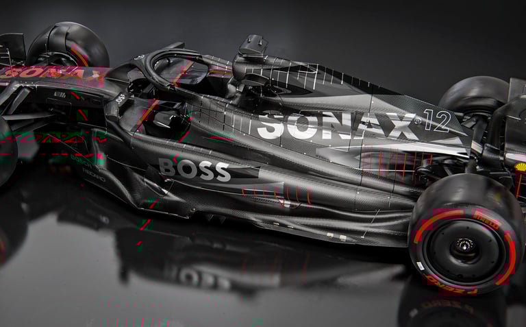 Diseño de livery de Mercedes F1 inspirada en la decoración de Mercedes en el DTM