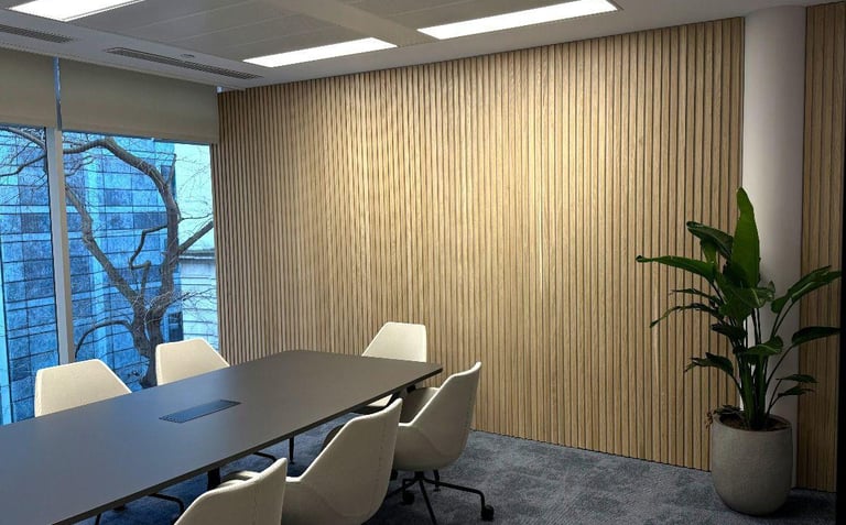 Akustinės sienų ir lubų panelės – triukšmo mažinimas ir modernus dizainas DECOSONA