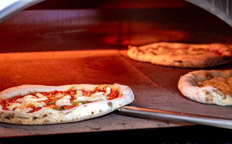 cooking best napolitan pizzas in Denia