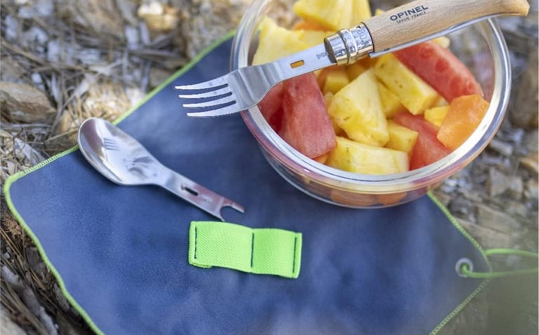 bol salade fruit avec fourchette