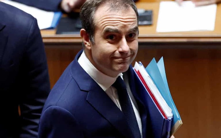 French Prime Minister Sébastien Lecornu Survives Two No-Confidence Votes Amid Budget Showdown
