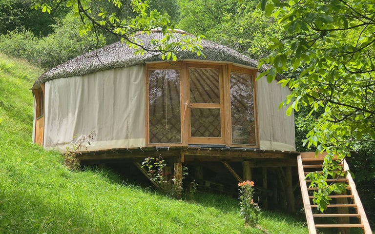 La yourte dans son cadre naturel