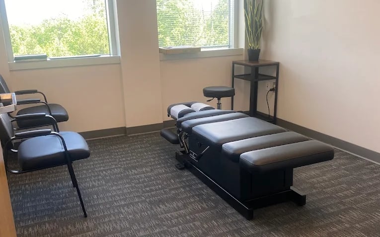 Visual of chiropractic care room in the wellness way leesburg