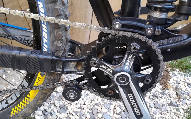 chaîne de vélo à réparer