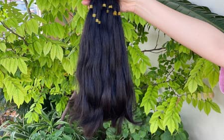 well-selected multiple-donor hair can have a quality close to single-donor hair, while costing only half the price.