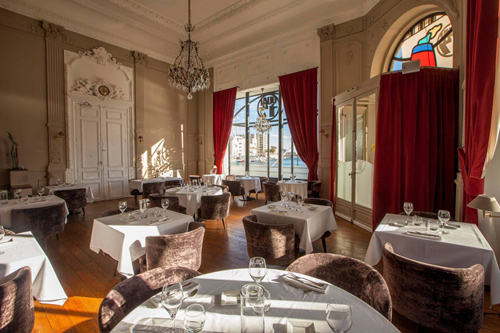 The dining room Quai 17 restaurant, Grand Hotel.