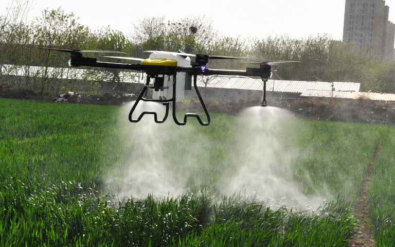 drones pulverizadores agrícolas