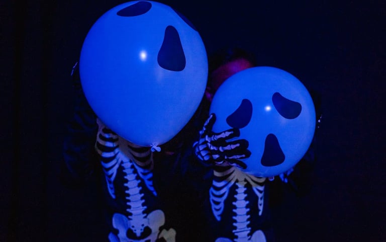 decoración con globos para fiestas en otoño