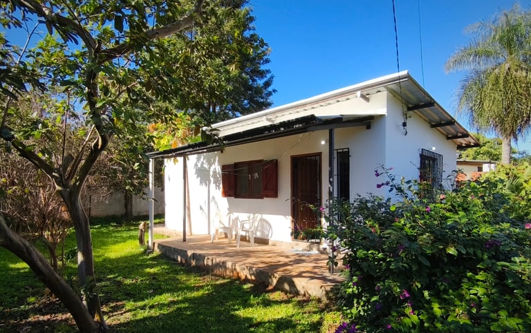 Möbliertes Wohnhaus mit Garten zur Miete in Mbocayaty, Paraguay