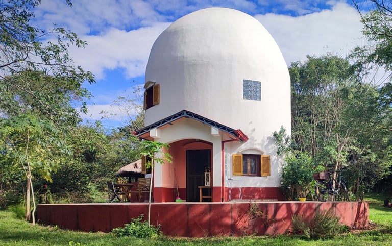 Kuppelhaus mit 1 Hektar Grundstück zum Kauf in Troche, Paraguay