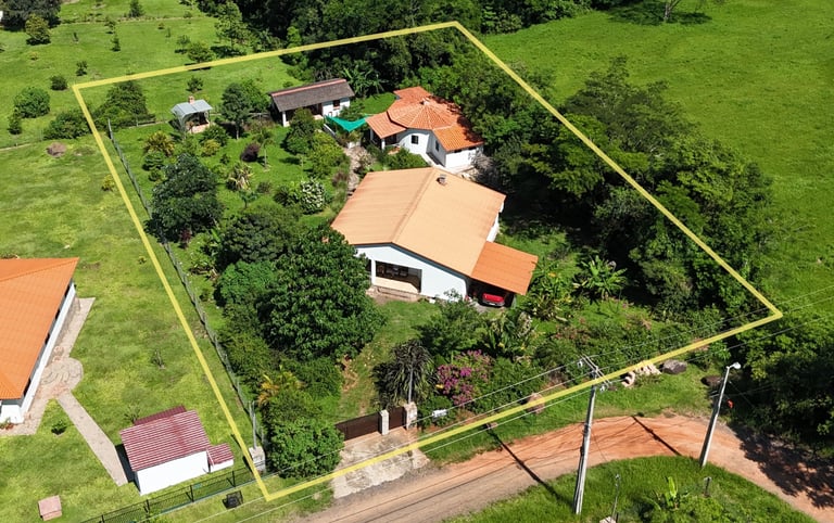 Möbliertes Wohnanwesen mit Gästehaus im Wohnpark El Parque, Planta Urbana, Independencia