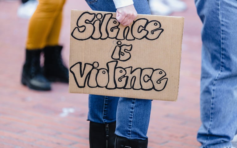 pancarte silence is violence 