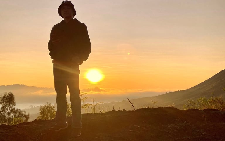 trekking mount batur