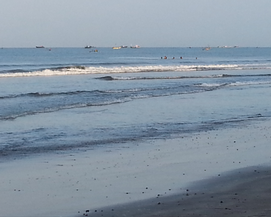 Many activities, water sports and beach side games at Ladghar beach home stay