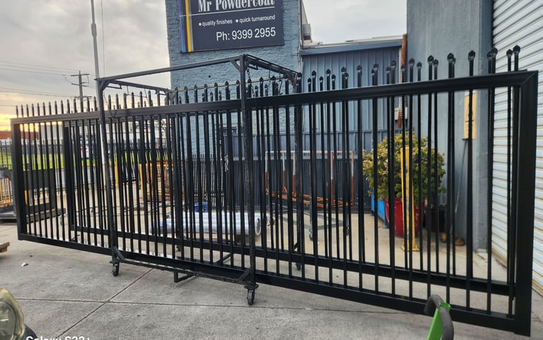 Sliding gate