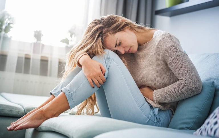 vascular ultrasound nutcracker syndrome renal vein compressed superior mesenteric artery pain blood urine pelvic abdomen left