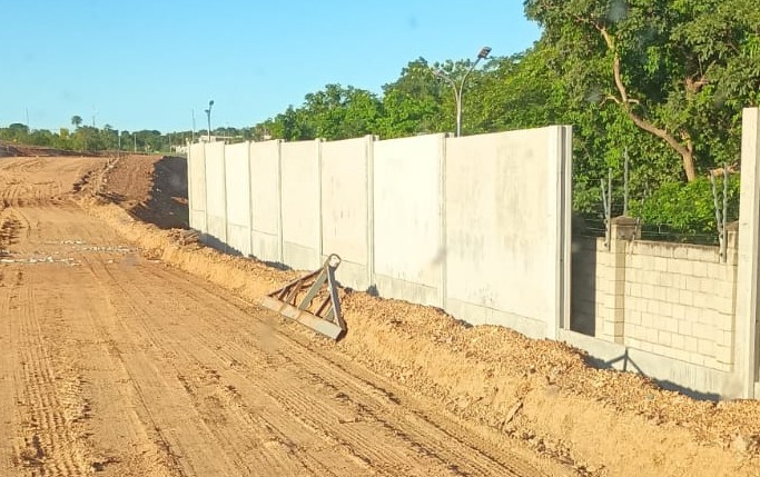 Empresa que faz Placa de muro em Cuiaba