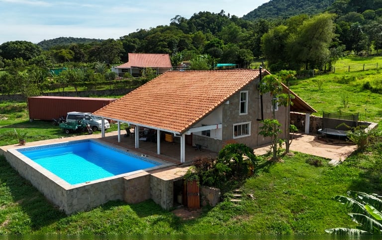 Möbliertes 160 m² Wohnhaus mit Pool auf 3.600 m² in Itati bei Colonia Independencia, Paraguay