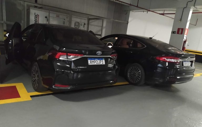 Frota de sedans executivos em BH - Veículos modernos para transporte corporativo