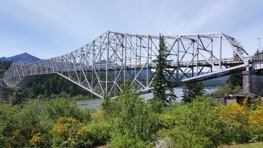 Columbia River Gorge - The Bridge of the Gods into Washington seen from Cascade Locks