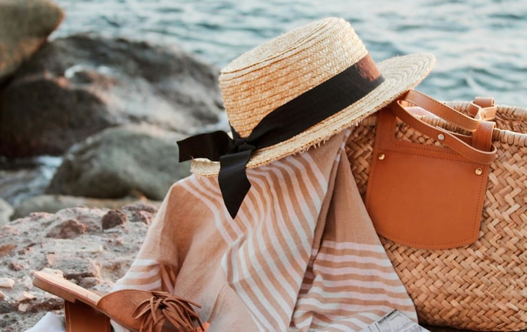 un sac sur la plage