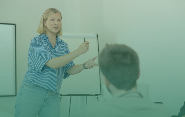 Iris Van Belleghem begeleidt een emotionele intelligentie training voor een professioneel team