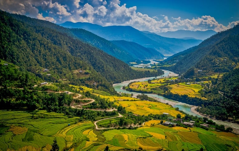 view_from_khasum_yulley_namgyal_stupa_the_nippy_flowing_mochu_river_in_punakha