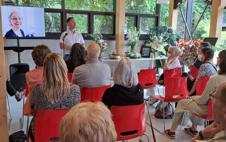 Cérémonie funéraire personnalisée et humaine – un hommage signé Célébra