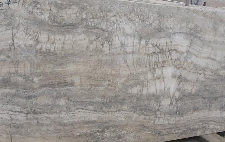 Płyty trawertyn szary, szare płyty trawertynowe